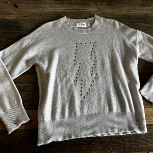 27 MILES GRAY GROMMET LIGHTENING BOLT CASHMERE SWEATER. NEW WITHOUT TAGS. 🩶